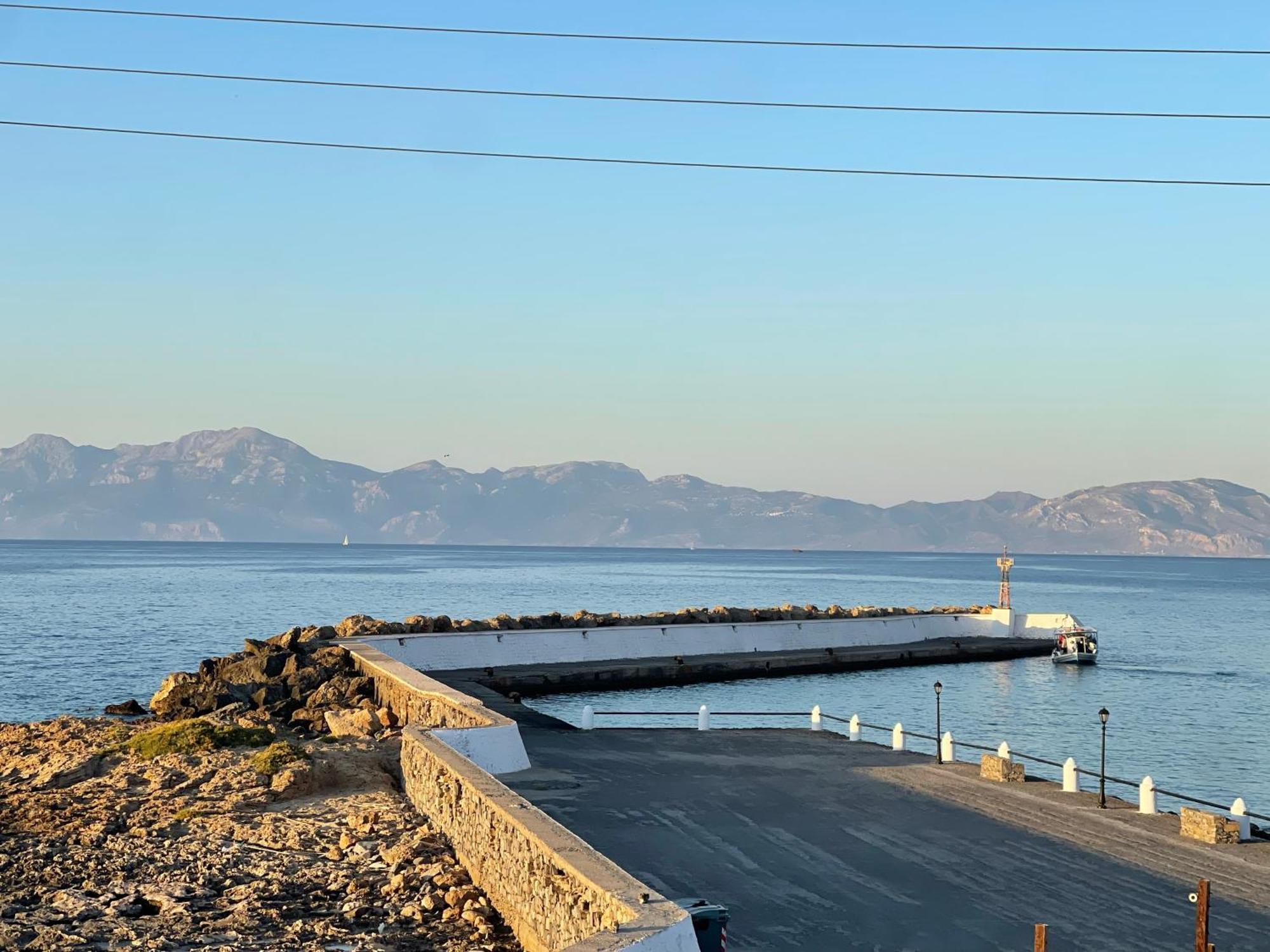 Kasos Almyra Beach Suites Φρυ Εξωτερικό φωτογραφία